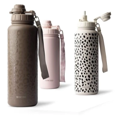 Imagen de MAMEIDO Botella Agua Acero Inoxidable 1,2l Termica con Pajita, Gimnasio sin BPA, Cantimplora estanca, Termo Correa de Transporte, Water Bottle (Wild Allure, 1200ml)