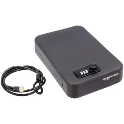Imagen de Amazon Basics Caja de seguridad portátil con cerradura combinación para documentos y joyas, grande, color negro
