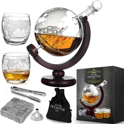 Imagen de Mikamax Globe Decanter Set Whiskey Decantador Globo 20 x 12 22 cm Jarra de Whisky Con dos Vasos y Estánder Madera