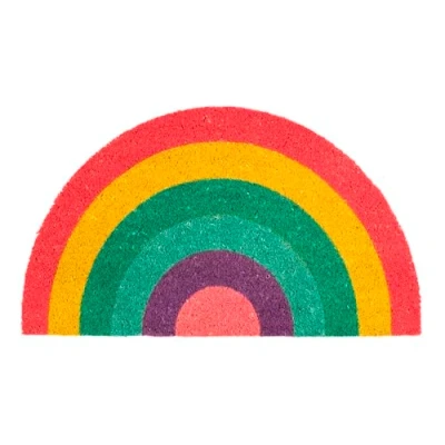 Imagen de Fisura Felpudo exterior “arcoíris de coco con base antideslizante PVC. semicircular. Medidas: 70 cm x 40 cm. Colores: rosa, morado, azul, verde, amarillo y rojo.