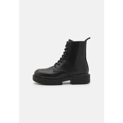 Imagen de Armani Exchange HALF BOOT Botines con plataforma, Mujer, Talla: 35, Black Zapatos