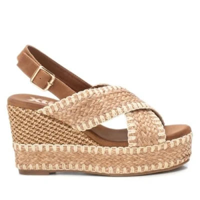 Imagen de XTI Sandalia Mujer Taupe Calzado Cómodo y Versátil Moda casual Modelo 14382101 (Talla 38)