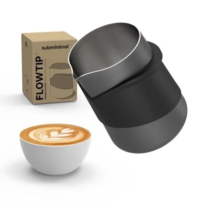 Imagen de Subminimal FlowTip Jarra sin manos espumante de leche para estufa café estilo barista primera calidad verter capuchino y con mango ergonómico
