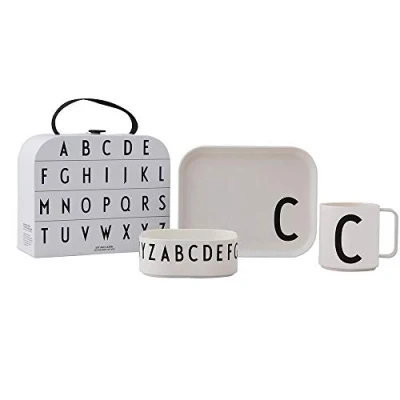 Imagen de Design Letters Clásicos en Maleta 4 Piezas Tritan Set de regalo Para Niños Platos, Bol, Taza &amp; almacenamiento Bebé Libre BPA/BPS, Caída segura Perfecto como Bautizo