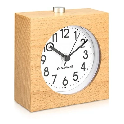 Imagen de Navaris Reloj analógico de Madera con función Snooze Despertador Retro en Forma Cuadrado luz y Alarma silencioso marrón Claro