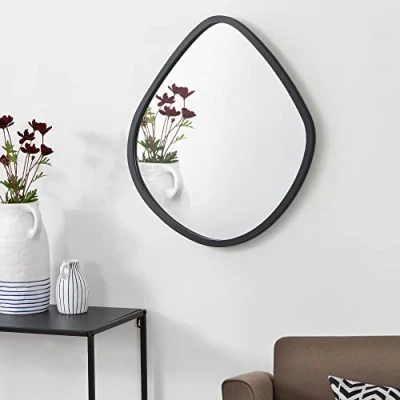 Imagen de [en.casa] Espejo de Pared Asimétrico para Baño Salón con Gancho Elegante Estilo Moderno Marco MDF 64 x 60 cm Negro Mate