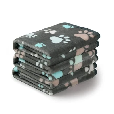 Imagen de luciphia 3 Piezas de Paquete Mantas para Perros Gatos Mascotas Paños Estampados y Suaves Gris Patas Corazón Medium (76 * 52cm)