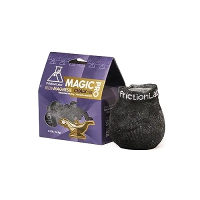 Imagen de Friction Labs Magic Chalk Ball PRO Bola de tiza alta calidad para escalada, levantamiento pesas, gimnasia y bolos, gimnasio sin desorden con calcetín algodón recargable que absorbe