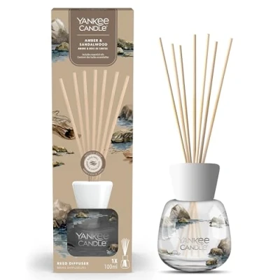Imagen de Yankee Candle Difusor de Varillas Signature ámbar y sándalo 100 ml hasta 6 semanas Fragancia Embalaje reciclable para Mujeres
