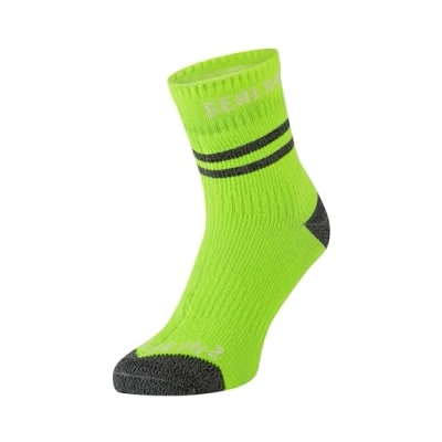 Imagen de SEALSKINZ Mautby Calcetines impermeables hasta el tobillo para clima cálido con Hydrostop, amarillo neón, talla S, Neon Yellow, S
