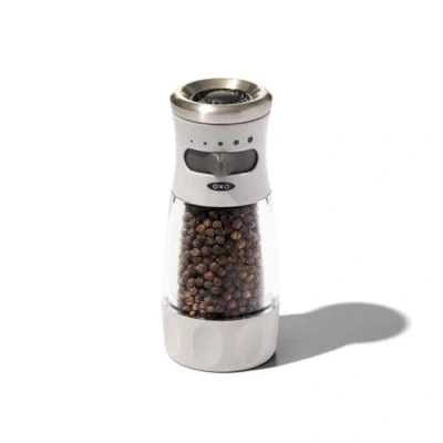 Imagen de OXO Good Grips 11312500 Molinillo de pimienta contorneado sin desorden, cerámica, gris