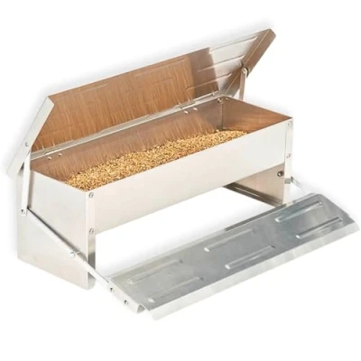 Imagen de TERRE JARDIN Comedero para gallinas con Pedal 5kg