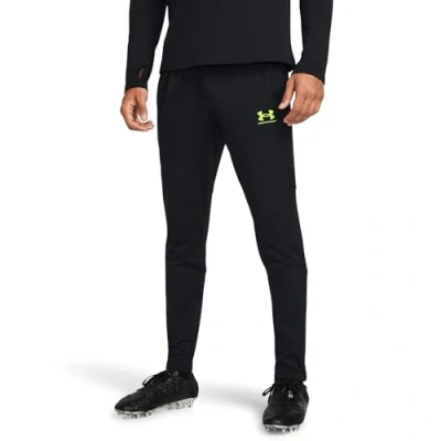 Imagen de Under Armour UA Challenger Training Pant pantalones de chándal para hombre, largos deportivos jugar al fútbol o correr, color negro/amarillo fluorescente