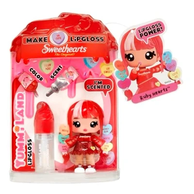 Imagen de Yummiland x Sweethearts Lip Gloss Doll Ruby Hearts Incluye el DIY Kit de Brillo Labial, Adecuado para Niños Mayores 4 Años