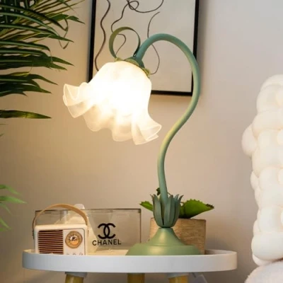 Imagen de meibeileil Flores Lamparas de Mesita Noche,DIY Flexo LáMpara Mesa con 3 Luces,LáMpara Escritorio Lectura Moderno Regulable,Lampara para NiñAs,Sala Estar,Dormitorio,Verde.