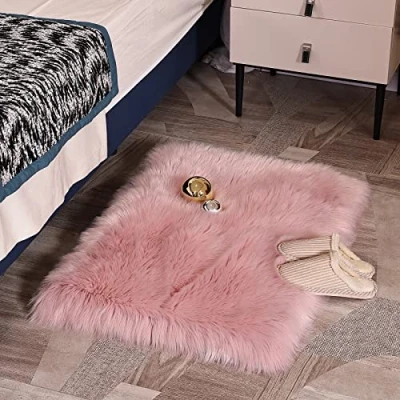 Imagen de HEQUN Alfombra de Piel Oveja sintética, Artificial Alfombra,Funda Silla Forro Polar Suave y mullida para recámara, sofá, Suelo (90x60 CM, Rosa)