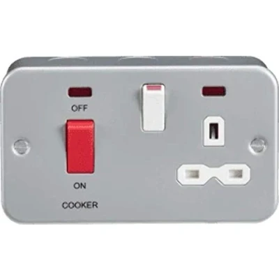 Imagen de Interruptor de cocina DP revestido metal 2G 45A y enchufe conmutado 13A con neones