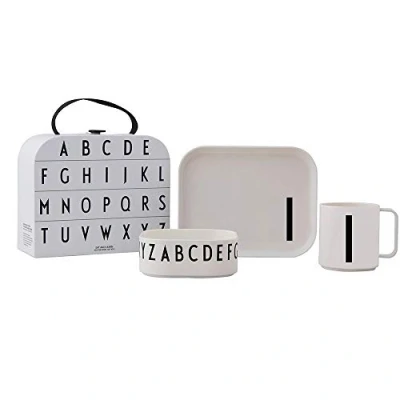 Imagen de Design Letters Clásicos en Maleta 4 Piezas Tritan Set de regalo Para Niños Platos, Bol, Taza &amp; almacenamiento Bebé Libre BPA/BPS, Caída segura Perfecto como Bautizo