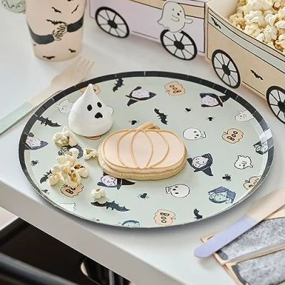 Imagen de Ginger Ray Platos de papel para fiesta Halloween, vampiro, bruja, murciélago y calavera, paquete 8