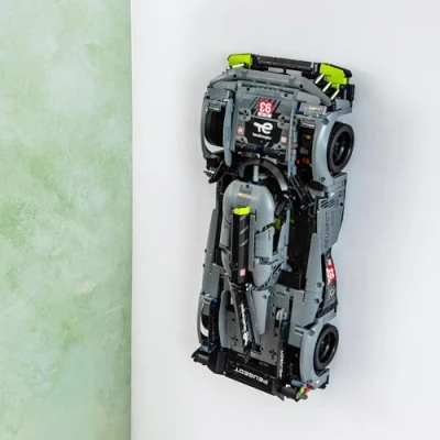 Imagen de Brickify Gancho de montaje en pared compatible con Lego Technic Peugeot 9X8 24H Le Mans Hybrid Hypercar 42156 Fabricado el Reino Unido Coche no incluido