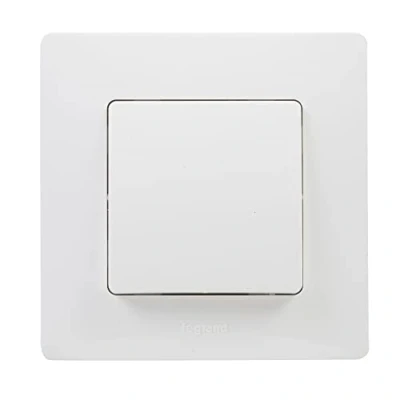 Imagen de Legrand 396462 cruzamiento 10A de la gama Niloé monoblock, mecanismo completo, color blanco
