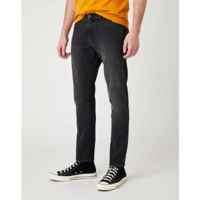Imagen de Wrangler Larston, Vaqueros para Hombre, Negro (Like A Champ), 33W / 32L
