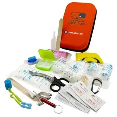 Imagen de TheDogTagCo Kit de primeros auxilios para perros, más 40 suministros salud, compacto y portátil, prepárate cualquier emergencia mascotas
