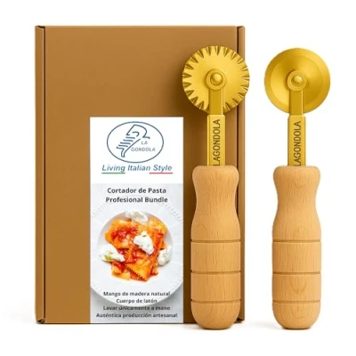 Imagen de La Gondola Set de 2 Cortadores Rueda Festoneada y Lisa Utensilio para Pasta Fresca Casa Negocio Cortapastas Uso Fácil Latón Madera Natural Cortador Raviolis
