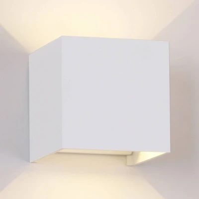 Imagen de Mantra Iluminación. Modelo DAVOS. Aplique de exterior cuadrado fabricado en aluminio acabado color arena blanco