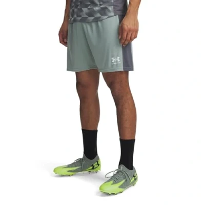 Imagen de Under Armour Challenger Short Pantalón corto de deporte, Hombre, Talla: Large, Silica green/castlerock