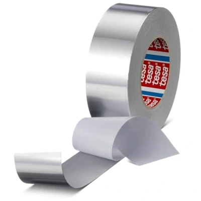 Imagen de Cinta de aluminio Tesa 60672 selladora metálica para conductos aire altas y bajas temperaturas, resistente al agua, vapor, gas, robusta, reparaciones permanentes (50 mm x 10 m)
