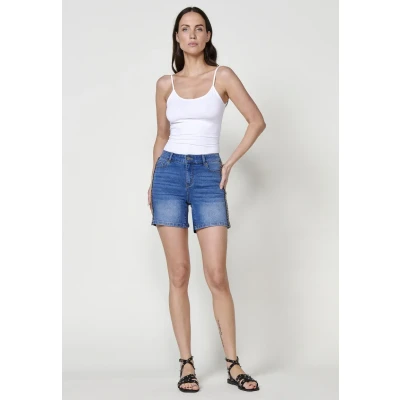 Imagen de Short Vaquero Elástico con Efecto Lavado y Bordado Lateral en Pedrería Azul Oscuro para Mujer
