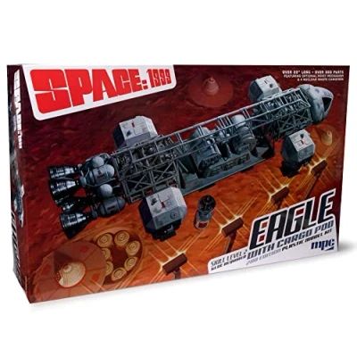 Imagen de MPC Space 1999: Eagle de 22 pulgadas con módulo carga a escala 1:48