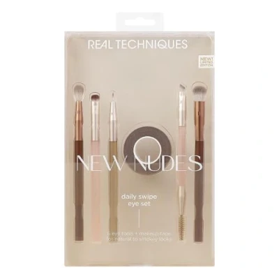 Imagen de REAL TECHNIQUES New Nudes Daily Swipe Eye Kit, Makeup Brushes For Eyeshadow, Liner, &amp; Brows, Tape, Natural Or Smokey Look, Synthetic Bristles, Cruelty Free Vegan, 7 Piece Set