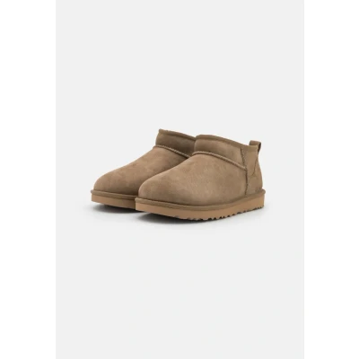Imagen de UGG Classic Ultra MINI Botines bajos, Mujer, Talla: 42, Sand Zapatos