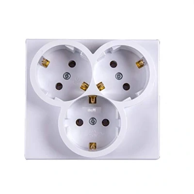 Imagen de Enchufe con protección de contacto, 3 enchufes, color blanco
