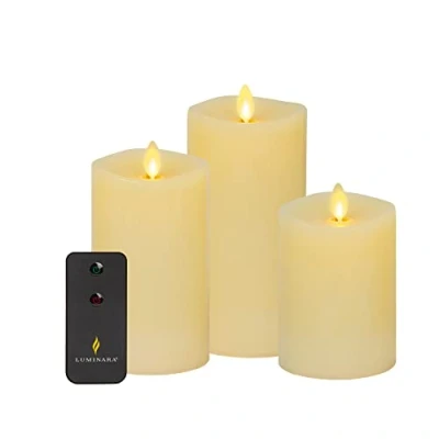 Imagen de Luminara Velas artificiales realistas de llama móvil, juego 3, borde superior derretido, luces LED que funcionan con pilas, sin perfume, control remoto incluido, 3 x 4.5 pulgadas, 5.5