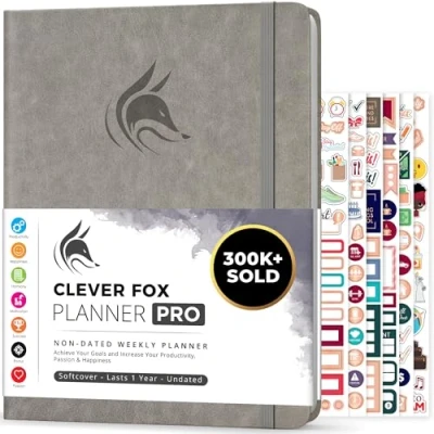 Imagen de Clever Fox Planificador PRO Organizador Personal de Vida Semanal y Mensual para Mejorar la Productividad, Gestión del Tiempo Alcanzar Tus Metas A4, Sin fechas 1 Año Gris