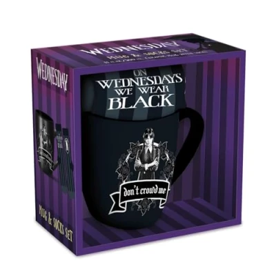 Imagen de Pyramid International Juego de taza y calcetines para el miércoles [úsalo negro] Elegante diseño miércoles, incluye negros acogedores, impresionante regalo los fanáticos, duradero