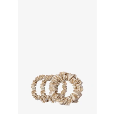 Imagen de Slip Pure Silk Back to Basics coleteros surtidos de seda morera 22 momme para mujer, juego elásticos lujo y agradables al cabello (4 coleteros)