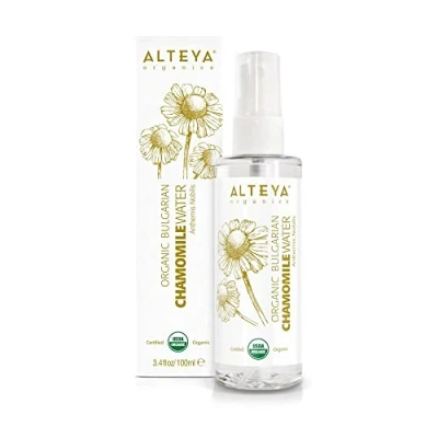 Imagen de Alteya Organics agua de Manzanilla en Espray 100 ml Certificado Orgánico por el USDA, floral destilada al vapor flores frescas Anthemis Nobilis Hidratante, calmante y relajante