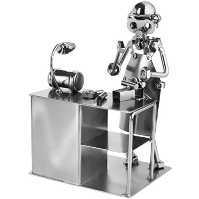 Imagen de BRUBAKER Screw Man Hobbyist Figura de Hierro Hecha a Mano Hombre Destornillador Metal Idea Regalo para Aficionados y Artesanos
