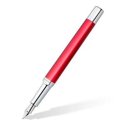Imagen de STAEDTLER Triplus 474 M02 3 Pluma estilográfica (474 M, carcasa metálica en forma triangular ergonómica, plumín de acero con cartucho tinta azul), color rojo