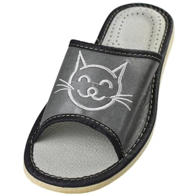 Imagen de APREGGIO Zapatillas de Cuero para Mujeres Suela Goma Maciza Cómodas Llevar Suaves Producto 100% Natural Hechas a Mano (Gris Blanco, 39)