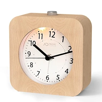 Imagen de aboveClock Reloj Despertador analógico de Madera, Cuadrado con repetición Alarma, Funciona Pilas, sin Tic TAC, luz Nocturna, Despierta Suavemente