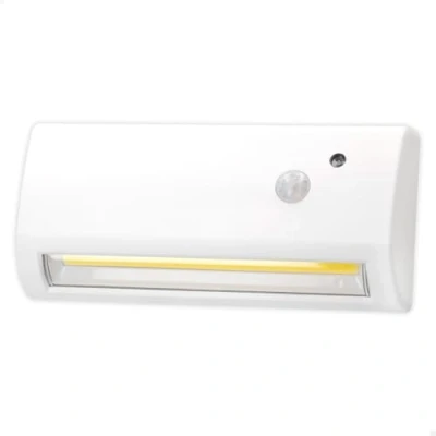 Imagen de AKTIVE 61536 Luz exterior con sensor de movimiento, Lámpara pared LED, 14,5x6,5x3,5 cm, ,Luz impermeable, Funciona pilas, 4 pilas AA, led movimiento