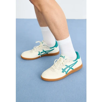 Imagen de Asics Sportstyle Skyhand OG Unisex Zapatillas, Talla: 39, Cream/rainy lake Piel/piel de imitación