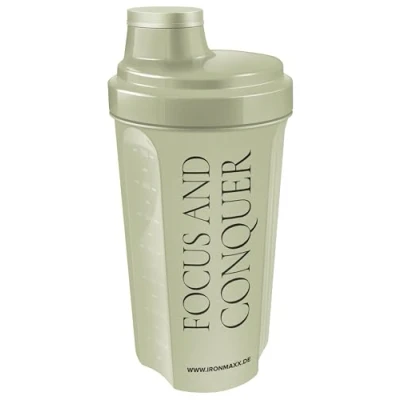 Imagen de IronMaxx Protein Shaker 700ml Olive Focus and Conquer Agitador de proteínas Tapón rosca, tamiz, escala Sin BPA/DEHP, hermético, lavable