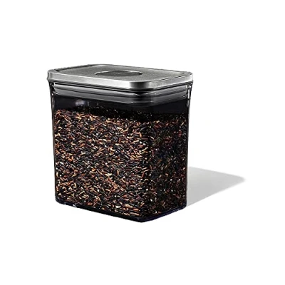 Imagen de OXO SteeL Recipiente para alimentos de acero rectangular bajo, Tarro cocina hermético con tapa inoxidable, Tamaño mediano 1.6 L