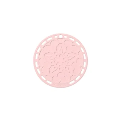 Imagen de Le Creuset Salvamanteles French, Silicona, Resistente al calor hasta 250 grados Celsius, diámetro 20 cm, Powder Pink, 93007300231000